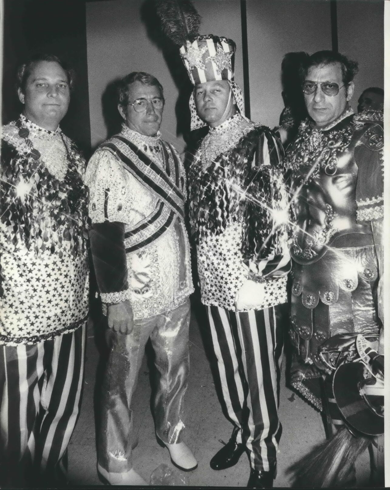 1976 Press Photo Perry Como & Gov. Edwin Edwards in King Bacchus